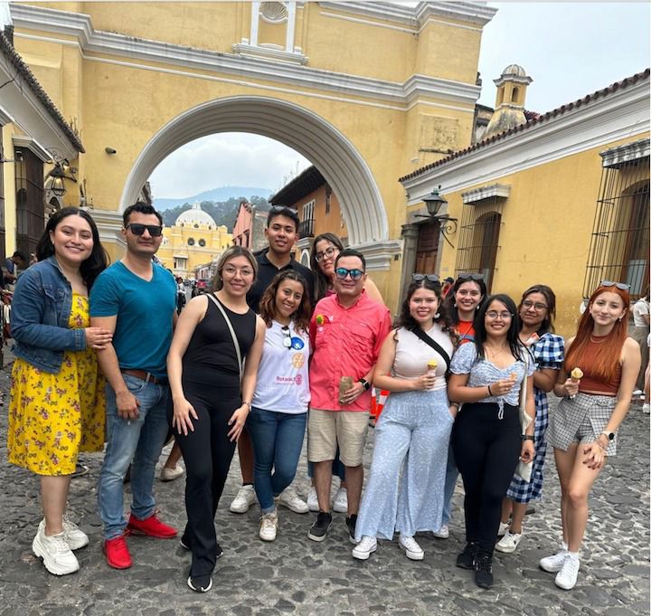 Rotaractors at the arch in Antigua